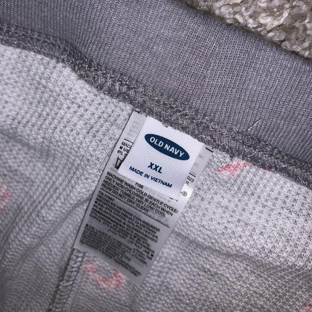 BRAND NWT Old Navy Gray Candy Cane Cropped Pants - Picture 8 of 10